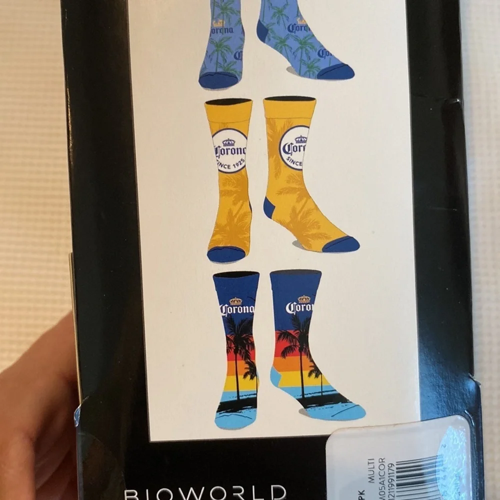 Casual Crew Corona Socks 6 packs Fit Size 8-12 Multicolored